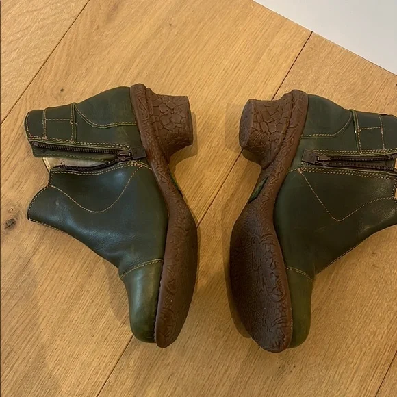 El Naturalista Green Leather Ankle Boots w side zip. Size 41 (size 10). - Picture 6 of 11